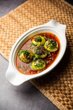 Hint usulü Tinda veya Tinde ki Sabzi Hint kabağı, yuvarlak kavun, Hint yuvarlak kabağı veya Hint bebek kabağı, doldurulmuş, karıştırılmış kuru veya köri tarifi olarak da bilinir.