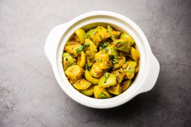 Hint usulü Tinda veya Tinde ki Sabzi Hint kabağı, yuvarlak kavun, Hint yuvarlak kabağı veya Hint bebek kabağı, doldurulmuş, karıştırılmış kuru veya köri tarifi olarak da bilinir.