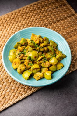 Hint usulü Tinda veya Tinde ki Sabzi Hint kabağı, yuvarlak kavun, Hint yuvarlak kabağı veya Hint bebek kabağı, doldurulmuş, karıştırılmış kuru veya köri tarifi olarak da bilinir.