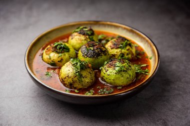 Hint usulü Tinda veya Tinde ki Sabzi Hint kabağı, yuvarlak kavun, Hint yuvarlak kabağı veya Hint bebek kabağı, doldurulmuş, karıştırılmış kuru veya köri tarifi olarak da bilinir.