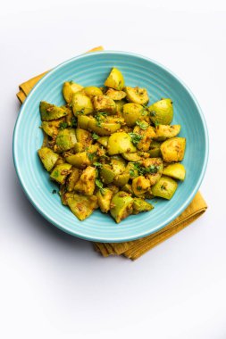 Hint usulü Tinda veya Tinde ki Sabzi Hint kabağı, yuvarlak kavun, Hint yuvarlak kabağı veya Hint bebek kabağı, doldurulmuş, karıştırılmış kuru veya köri tarifi olarak da bilinir.