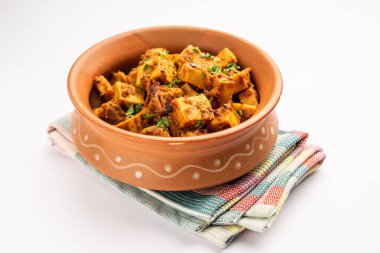 Hint usulü Suran sabzi ya da Jimikand sabji Fil Ayağı Yam ya da Ole kızartma tarifi olarak da bilinir.