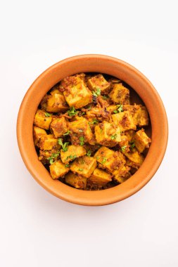 Hint usulü Suran sabzi ya da Jimikand sabji Fil Ayağı Yam ya da Ole kızartma tarifi olarak da bilinir.