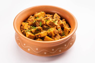 Hint usulü Suran sabzi ya da Jimikand sabji Fil Ayağı Yam ya da Ole kızartma tarifi olarak da bilinir.