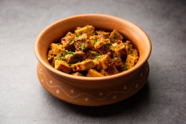 Hint usulü Suran sabzi ya da Jimikand sabji Fil Ayağı Yam ya da Ole kızartma tarifi olarak da bilinir.