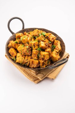 Hint usulü Suran sabzi ya da Jimikand sabji Fil Ayağı Yam ya da Ole kızartma tarifi olarak da bilinir.