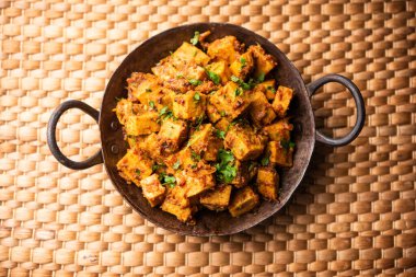 Hint usulü Suran sabzi ya da Jimikand sabji Fil Ayağı Yam ya da Ole kızartma tarifi olarak da bilinir.