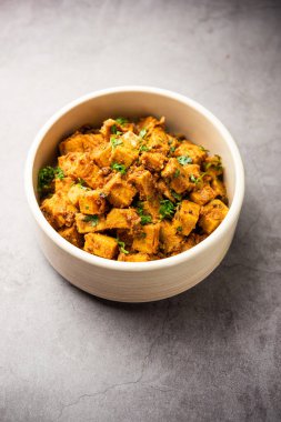 Hint usulü Suran sabzi ya da Jimikand sabji Fil Ayağı Yam ya da Ole kızartma tarifi olarak da bilinir.