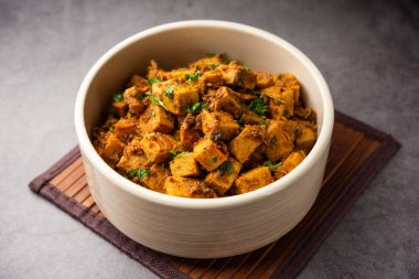 Hint usulü Suran sabzi ya da Jimikand sabji Fil Ayağı Yam ya da Ole kızartma tarifi olarak da bilinir.