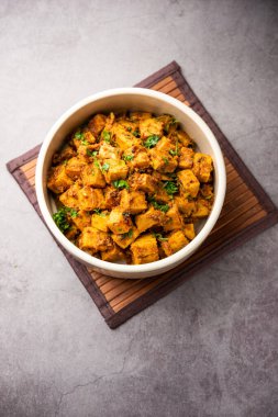 Hint usulü Suran sabzi ya da Jimikand sabji Fil Ayağı Yam ya da Ole kızartma tarifi olarak da bilinir.