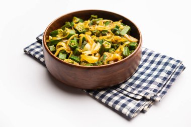 Bhindi do pyaza, bamya ya ya da bayanların parmak uçlarından, baharatlardan, otlardan ve soğanlardan oluşan bir restoran türüdür.