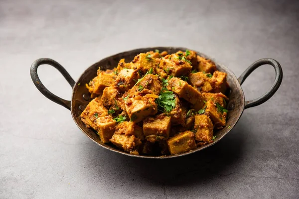 Hint usulü Suran sabzi ya da Jimikand sabji Fil Ayağı Yam ya da Ole kızartma tarifi olarak da bilinir.