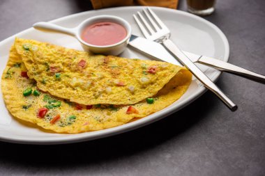 Hint Baharatlı Masala Omleti. Taze sebze ve sağlıklı yemekle dolu.