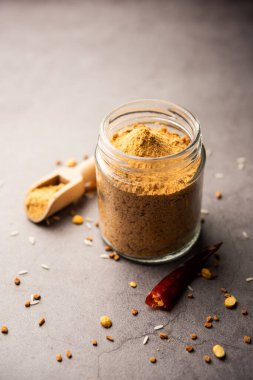 Güney Hindistan kahvaltısı için Idli Podi veya baharat tozu.