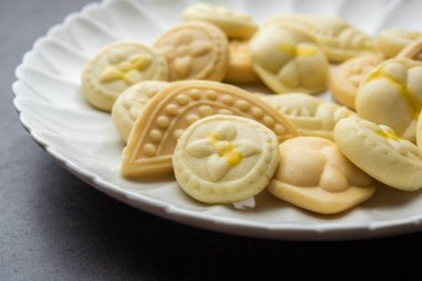 Sandesh ya da shondesh, Bengal, Hindistan 'da bulunan bir tatlı türüdür.