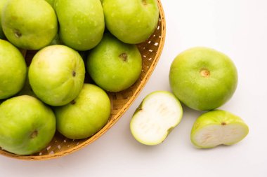 Çiğ Tinda, ayrıca dhemse, elma kabağı, bebek balkabağı, Hint kabağı yuvarlak kavunu da denir.