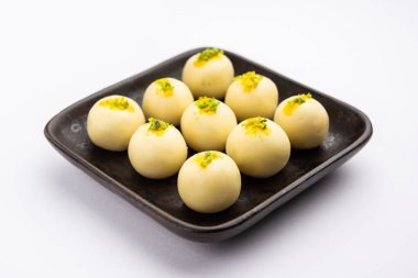 Sandesh ya da shondesh, Bengal, Hindistan 'da bulunan bir tatlı türüdür.