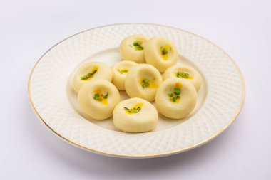 Sandesh ya da shondesh, Bengal, Hindistan 'da bulunan bir tatlı türüdür.