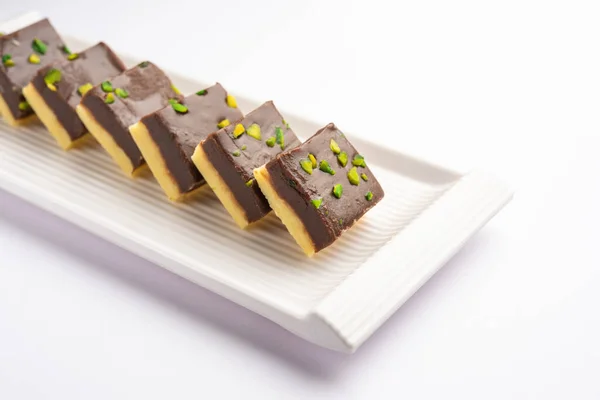 Choco Vanilla Pateesa Chocolate Mawa Barfi Two Layered Burfi Indian — Stockfoto