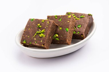 Çikolatalı barfi ya da çikolatalı burfi pastası, Hint tatlısı ya da festival için tatlı.