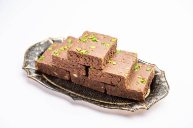 Çikolatalı barfi ya da çikolatalı burfi pastası, Hint tatlısı ya da festival için tatlı.