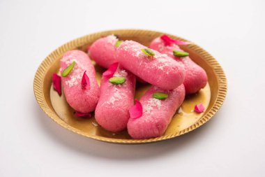 Pembe Chumchum veya gül aromalı yem veya cham cham, Hint ve Pakistanlı tatlı