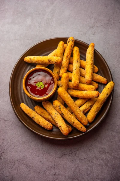 Crispy Rava Aloo Fingers Potato Semolina Fried Finger Sticks Served — Foto de Stock