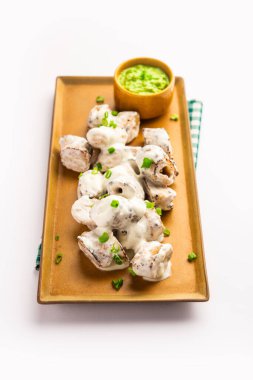 vegetarian soya malai chap made using soya chaap with white creamy gravy