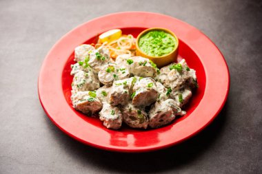 vegetarian soya malai chap made using soya chaap with white creamy gravy