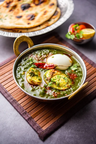 Spinach Egg Curry Indian Non Vegetarian Dish Made Using Palak — Stok fotoğraf