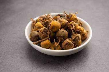 Ayurvedic Choti Kateli also known as Kantkari or Solanum Surattense dried and powder form