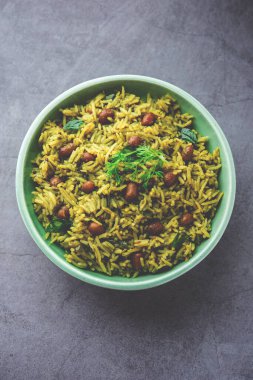 Palak khichdi is a one pot nutritious meal of mung lentils and rice with spinach, Indian food
