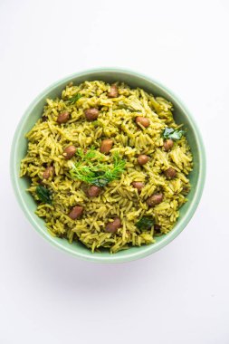Palak khichdi is a one pot nutritious meal of mung lentils and rice with spinach, Indian food