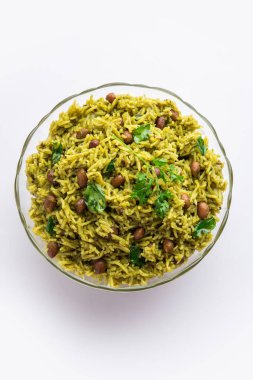 Palak khichdi is a one pot nutritious meal of mung lentils and rice with spinach, Indian food