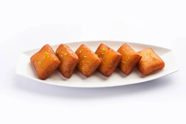 kaju roll mithai - um doce real tradicional feito de pó de caju e mawa