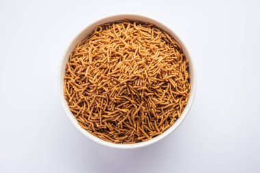 Nachni ya da Ragi Sev parmak değirmenlerinden yapılan lezzetli bir çıtır eriştedir, sağlıklı Hint yemeğidir.