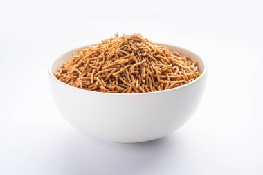 Nachni ya da Ragi Sev parmak değirmenlerinden yapılan lezzetli bir çıtır eriştedir, sağlıklı Hint yemeğidir.