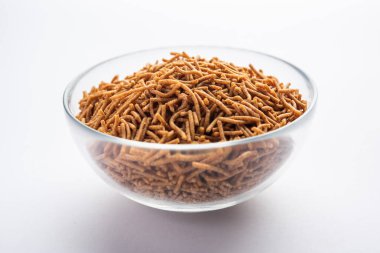 Nachni ya da Ragi Sev parmak değirmenlerinden yapılan lezzetli bir çıtır eriştedir, sağlıklı Hint yemeğidir.