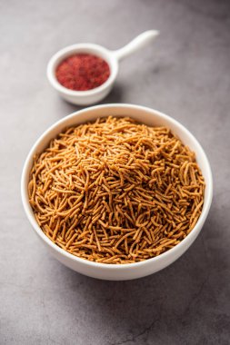 Nachni ya da Ragi Sev parmak değirmenlerinden yapılan lezzetli bir çıtır eriştedir, sağlıklı Hint yemeğidir.