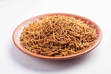 Nachni ya da Ragi Sev parmak değirmenlerinden yapılan lezzetli bir çıtır eriştedir, sağlıklı Hint yemeğidir.