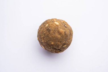 Bajra Atta Ladoo ya da kuler laddoo - Millet un Laddu, Hindistan 'dan popüler bir kış atıştırmalığı.