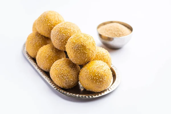 Khas Khas Besan Laddu 양귀비씨와 병아리 밀가루 사다리 사다리 — 스톡 사진