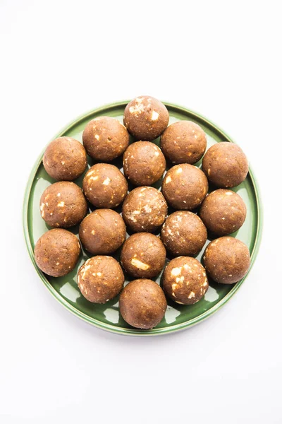 用于提高冬季免疫力的Fenugreek或Methi Laddu Laddo或Laddoo或Sweet Mithai Balls — 图库照片