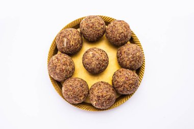 Alsi pinni laddu ya da keten tohumu laddo veya sağlıklı jawa ladoo Hint tatlı enerji toplarıdır.