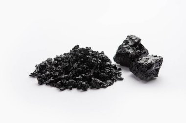 Shilajit ya da shilajeet, Himalayalar 'ın kayalarında bulunan ayurvedik bir ilaçtır.