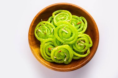 Yeşil Jalebi mithai ya da Hindistan 'dan tatlı, geleneksel imarti ya da jilbi' ye Twist.