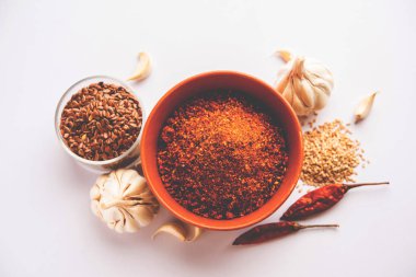 Jawas ya da Javas turşusu keten tohumu, keten tohumu tozu, sarımsak, kırmızı biber ve Hint çeşnisiyle yapılır.