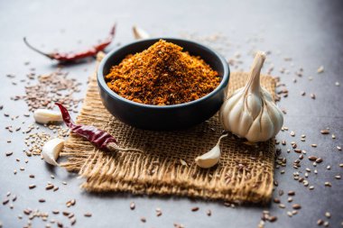 Jawas ya da Javas turşusu keten tohumu, keten tohumu tozu, sarımsak, kırmızı biber ve Hint çeşnisiyle yapılır.