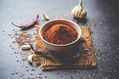 Jawas ya da Javas turşusu keten tohumu, keten tohumu tozu, sarımsak, kırmızı biber ve Hint çeşnisiyle yapılır.