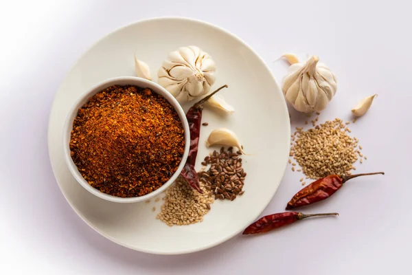亜麻の種 亜麻の種の粉 ニンニク 赤の肌寒い インドの味を使用して作られたJawasまたはJavaのChutney — ストック写真